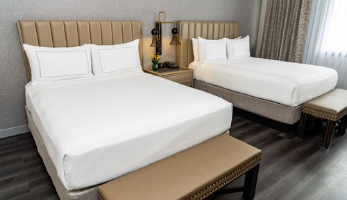 Deluxe Room, 2 Queen Beds, Accessible (Mobility & Hearing, Roll-in Shower)