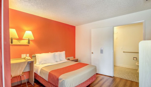 Standard Room, 1 Queen Bed, Non Smoking