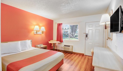 Standard Suite, 1 Queen Bed, Non Smoking