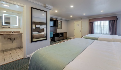 Standard Double Room, Multiple Beds, Non Smoking