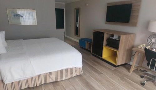 King Room - Non-Smoking