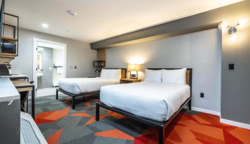 Double Room with Two Double Beds and Tub - Mobility and Hearing Accessible