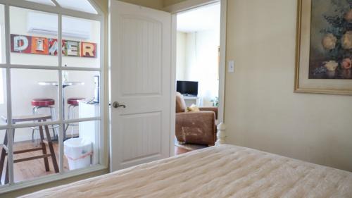 Suite with Mountain View