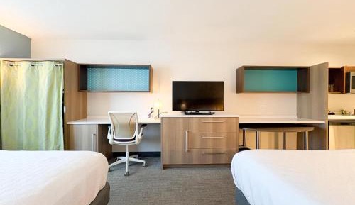 Queen Studio with Two Queen Beds - Non-Smoking