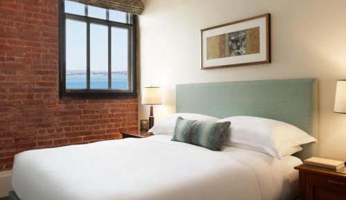 One Bedroom Bay View Residence with One King Bed and Sofa bed