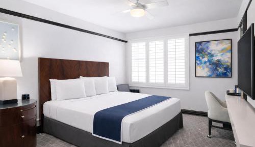 Deluxe King Room