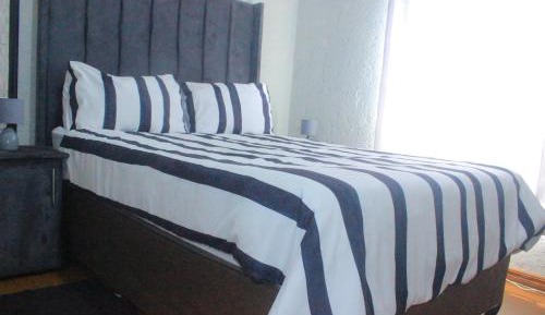 Deluxe Double Room (2 Adults + 1 Child)