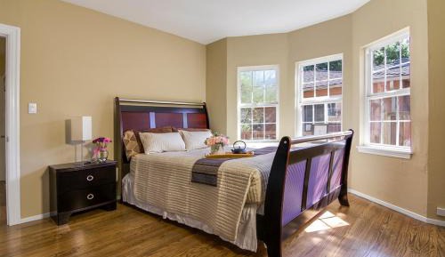 Deluxe Queen Room