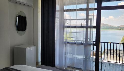 Standard Room with Dam View