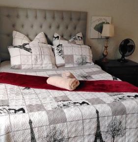 Double Room with Shared Bathroom