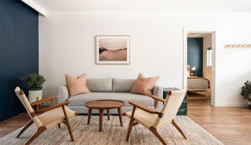 Deluxe Queen Suite