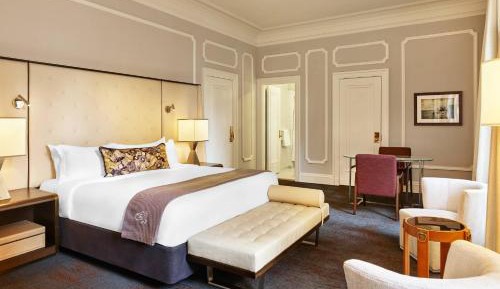 Grand Deluxe Room, Larger Guest room, 1 King, City view