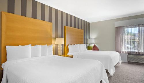 Queen Room with Two Queen Beds - Interior Hall - Non-Smoking