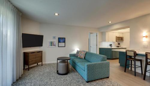 Two-Bedroom Suite with Two Queen Beds