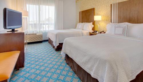 Double Room with Two Double Beds and Bathtub - Mobility Accessible