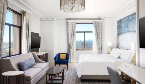 Junior Suite, Junior Suite, 1 King, Sofa bed, Landmark