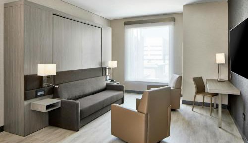 Murphy King Room