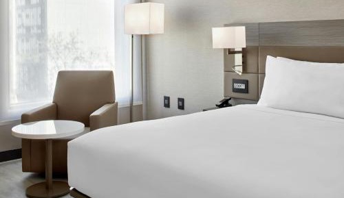 Metro King Room