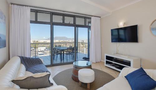 Three-Bedroom Apartment with Ocean View