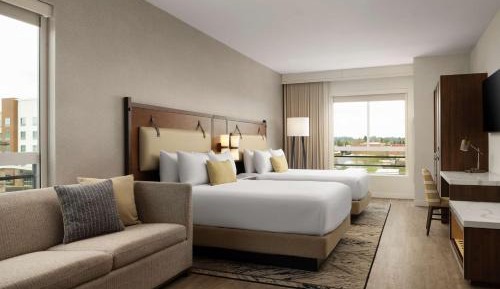 Deluxe Queen Room with Two Queen Beds