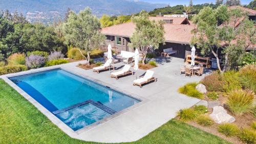 Three-Bedroom Vacation Home 