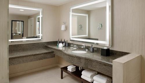 Executive King Suite with Marina View
