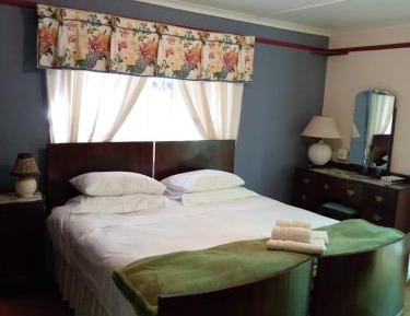 Twin Room with Private External Bathroom
