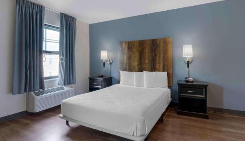 Queen studio with 1 Queen Bed - Disability Access/Non-Smoking