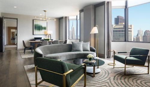 Deluxe, Guest room, 1 King, City view, Landmark