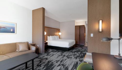 King Suite with Bathtub and Sofa Bed - Mobility Access