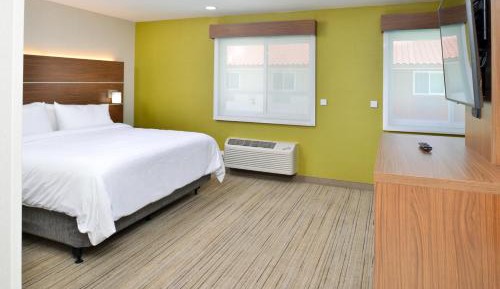 Standard King Room with Mobility Accessible Roll-In Shower