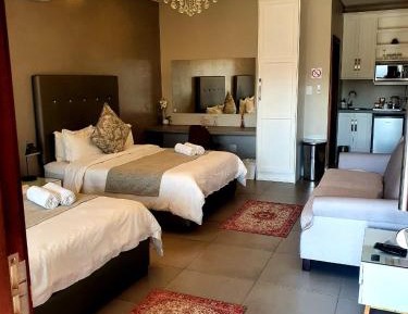 Deluxe Family Suite