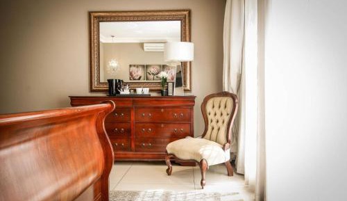 Luxury Queen Room