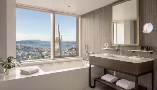 Golden Gate View Studio Suite King