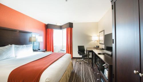 King Room - Mobility Access/Hearing Accessible