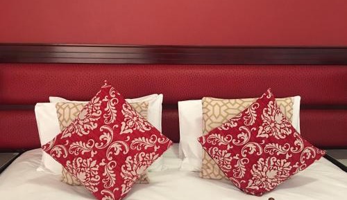 Deluxe Double Room (2 Adults + 1 Child)