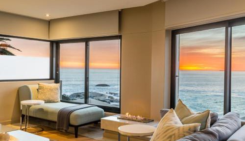 Three-Bedroom Apartment Suite with Sea Views