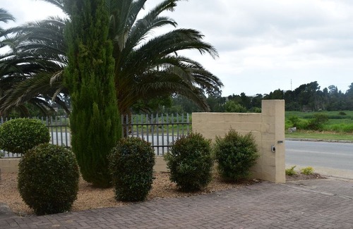 George Hotel | Soeteweide North B&b