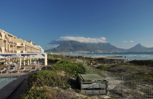 Lagoon Beach Hotel | Cape Town Beachfront Apartments at Leisure Bay