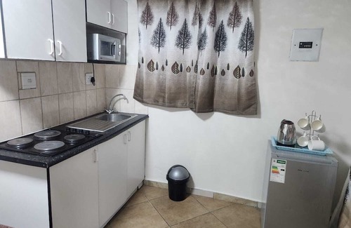 Greater Johannesburg Metropolitan Area House | Ogans Glen Stylish 1 BedRoom Apartment Self-Catering