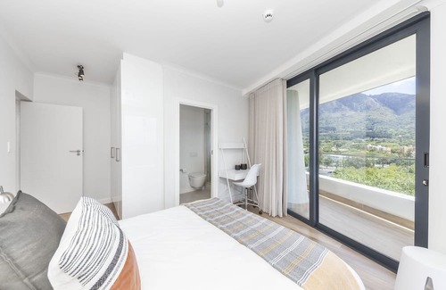 Claremont Apartment | Newlands Peak 801, Newlands