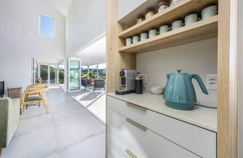 Kommetjie House | Thalassophile Beach House [8-sleeper]