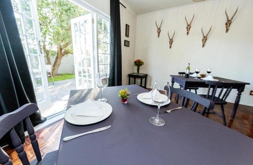 Durbanville Hotel | Le Petit Chateau Guest House
