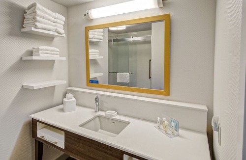 North San Jose Hotel | Hampton Inn & Suites San Jose Airport