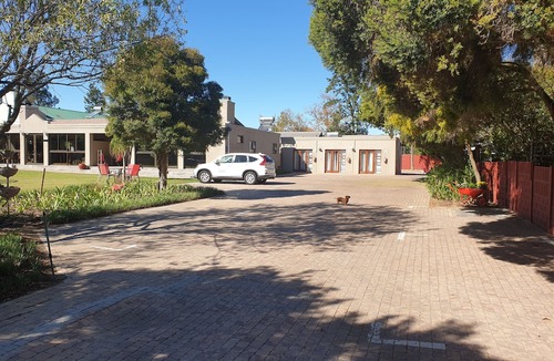 Durbanville Hotel | Dilisca Guesthouse