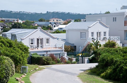 Robberg Beach Hotel | Robberg Beach Lodge - Lion Roars Hotels & Lodges