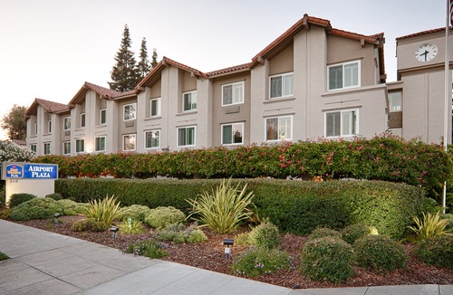 Newhall Hotel | Best Western Plus Airport Plaza
