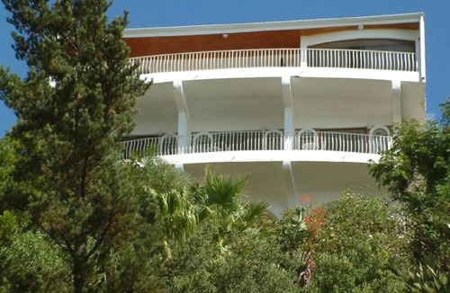 Mountainside Hotel | HarbourView Lodge