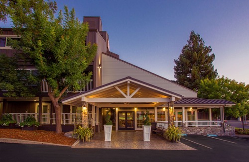 Napa Hotel | Best Western Plus Inn at the Vines
