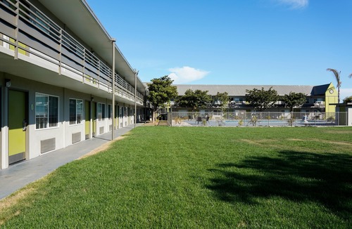 Point Richmond Hotel | SureStay Plus Hotel by Best Western Point Richmond